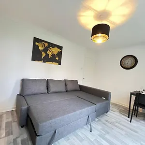 https://2-bed-flat-in-canary-wharf.brighton-hotels-england.com